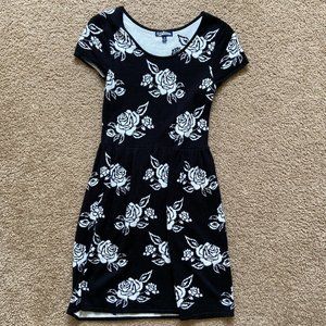 Freshman Knit Black and White Floral Sweater Dress
